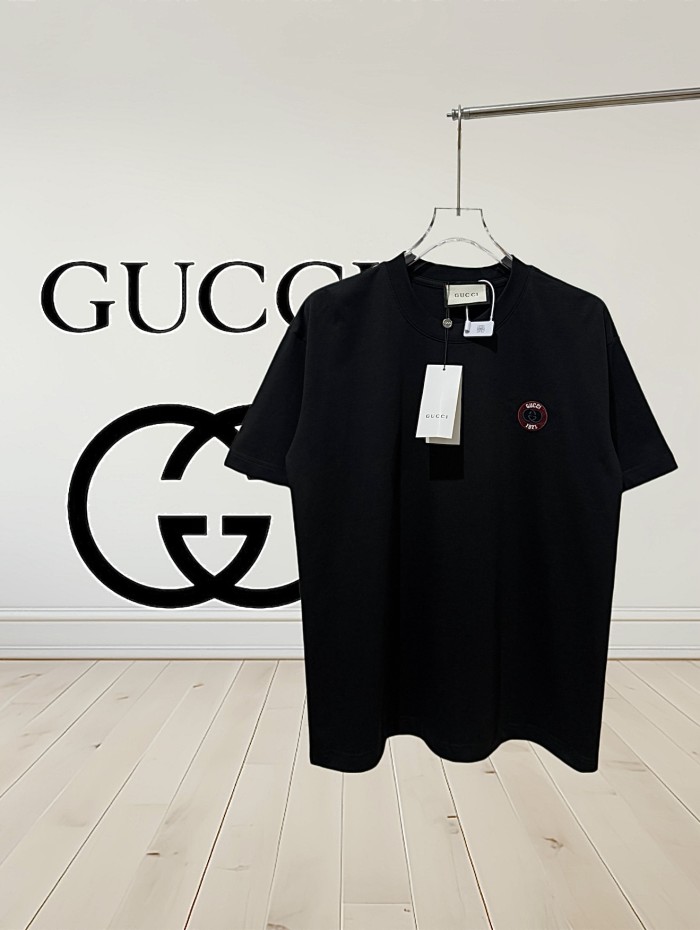 【限定】グッチ スーパーコピー Gucciの前後に刺繍された丸首半袖Tシャツ