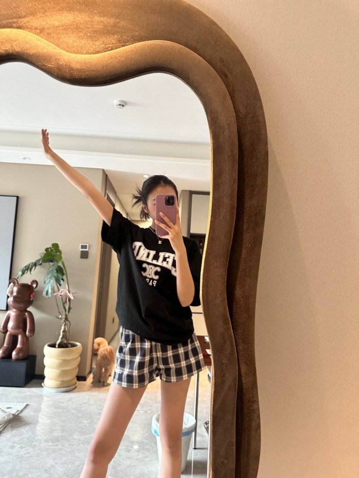 追跡付 セリーヌ コピーおすすめ ガーガー魔女セットTシャツ➕ショートパンツ