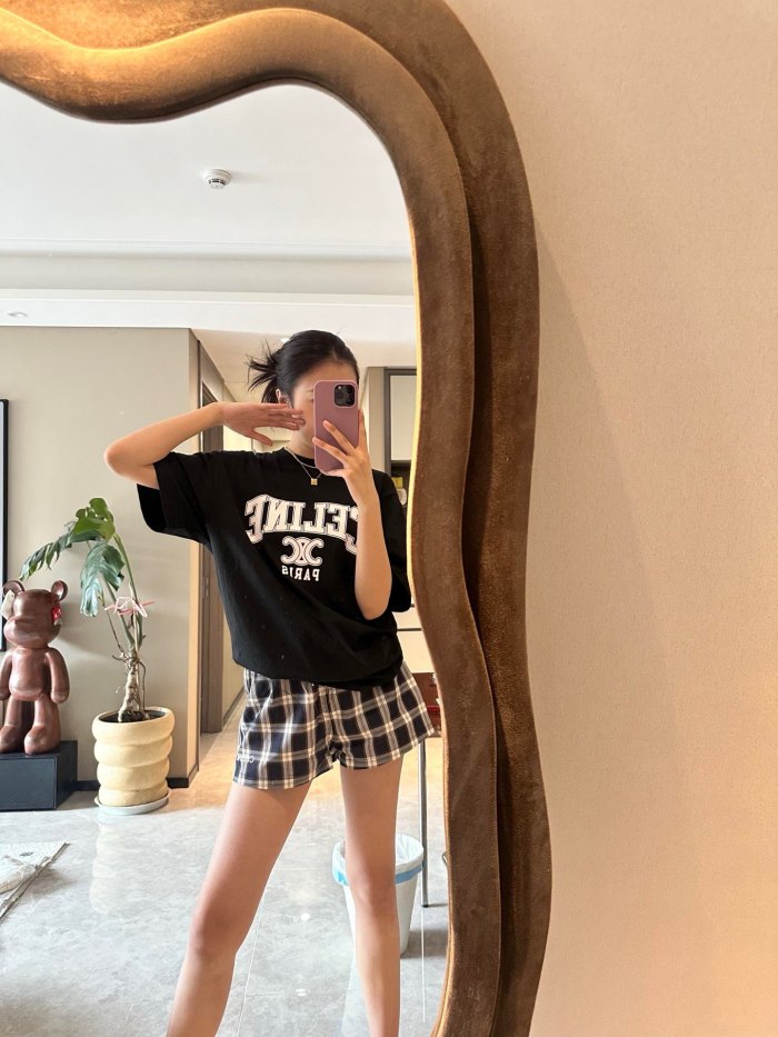 追跡付 セリーヌ コピーおすすめ ガーガー魔女セットTシャツ➕ショートパンツ