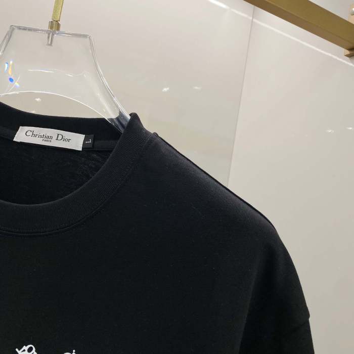 大人気 ディオール 偽物通販 の25 SS胸貼りプリントロゴ丸首半袖Tシャツ