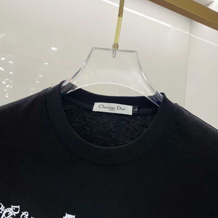 大人気 ディオール 偽物通販 の25 SS胸貼りプリントロゴ丸首半袖Tシャツ