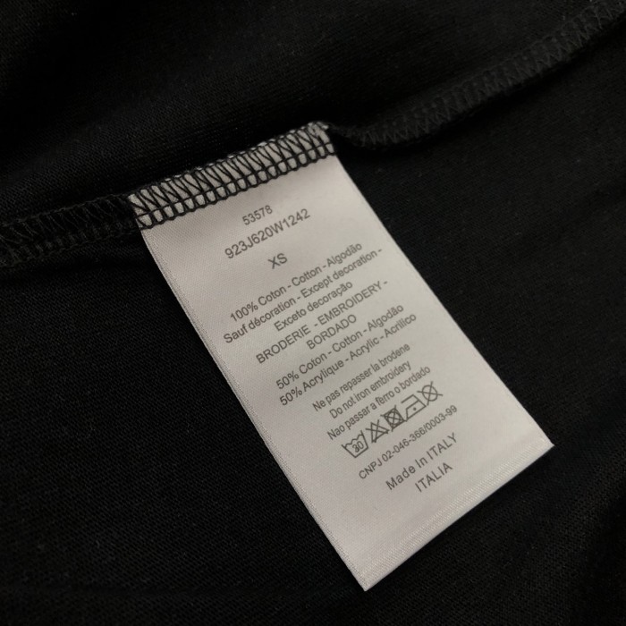 追跡付 ディオール 激安偽物 の刺繍ロゴ半袖Tシャツ