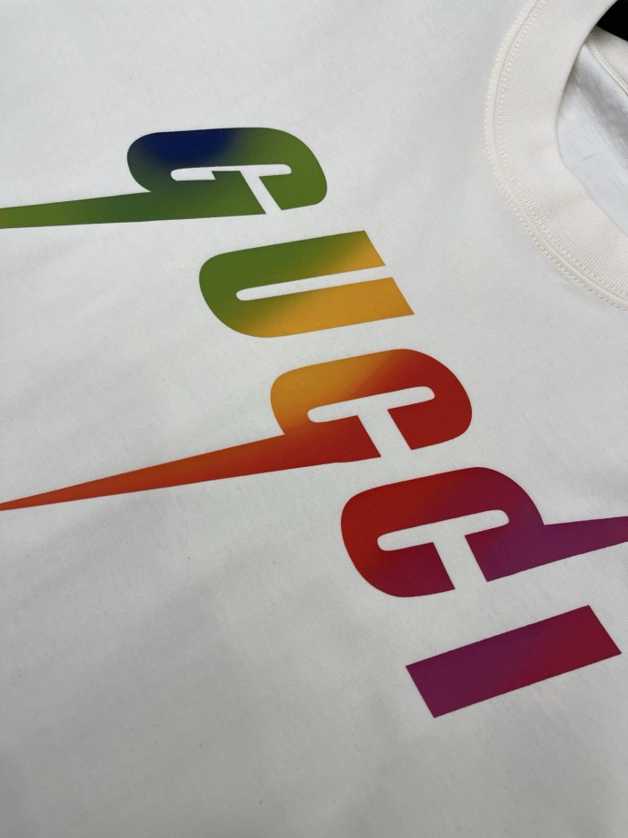 稀少 グッチ 激安通販 Gucci プリントアルファベットロゴラウンドネック半袖Tシャツ2色