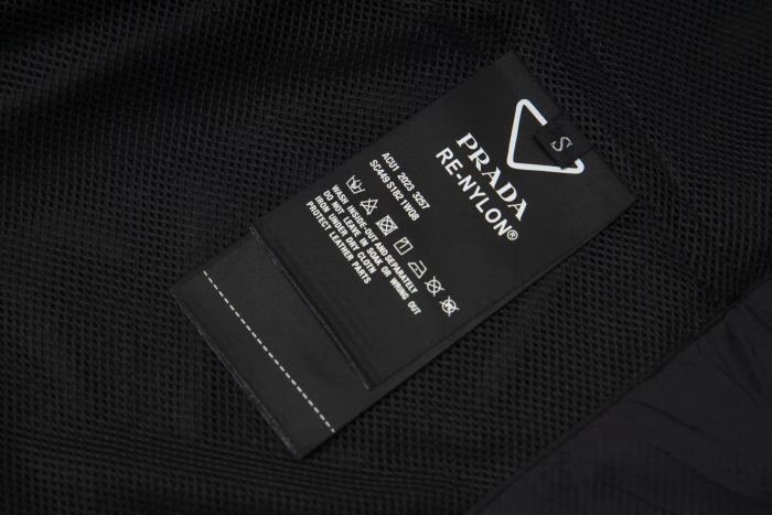 使い勝手良し プラダ コピーおすすめ 工装ポケット半袖シャツ