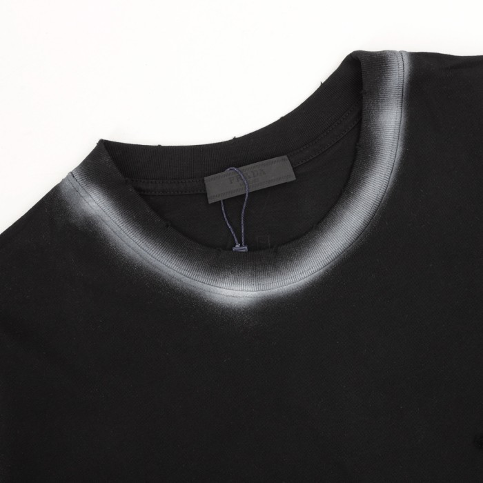 新作 プラダ n級品 水洗シート三角標半袖Tシャツ
