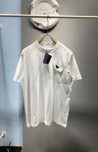 高品質 プラダ コピー 針編みジョイントポケット三角標丸襟半袖Tシャツ