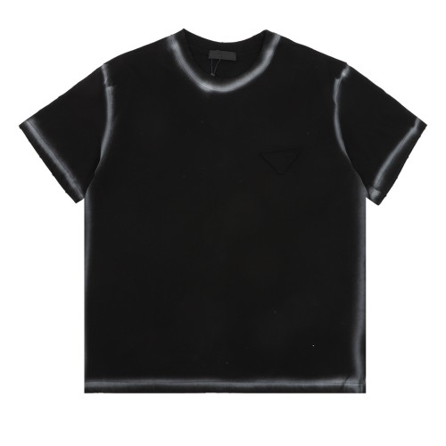 新作 プラダ n級品 水洗シート三角標半袖Tシャツ