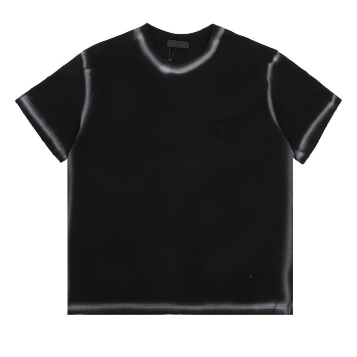 新作 プラダ n級品 水洗シート三角標半袖Tシャツ