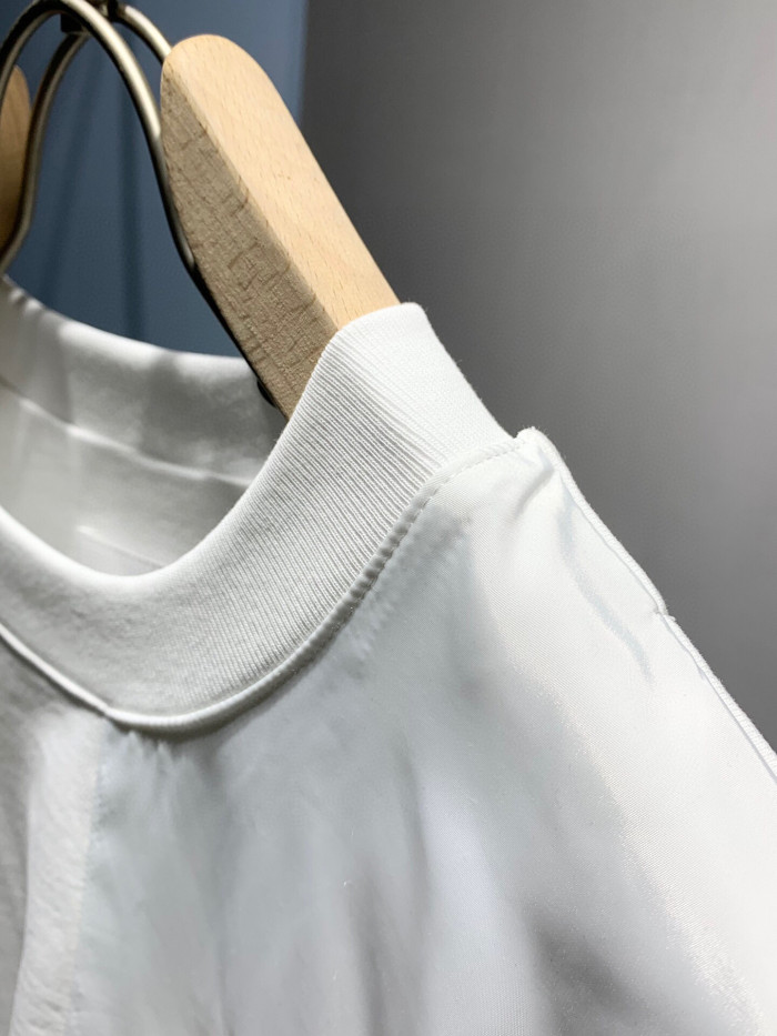 高品質 プラダ コピー 針編みジョイントポケット三角標丸襟半袖Tシャツ