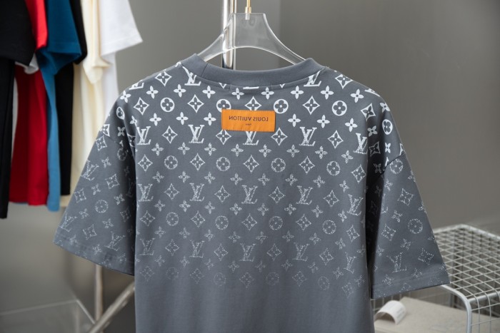 使い勝手良し ルイヴィトン 激安通販 老花グラデーション半袖Tシャツ