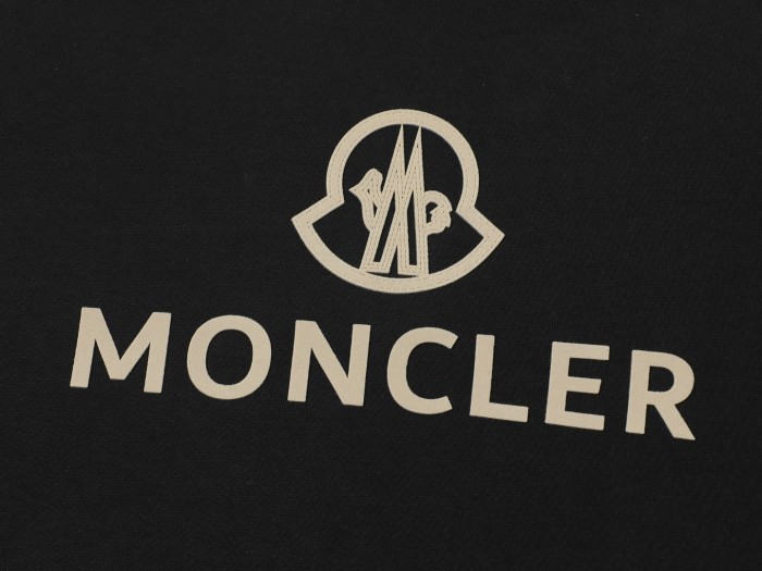 【限定】 モンクレール 偽物通販  彫刻半袖Tシャツ