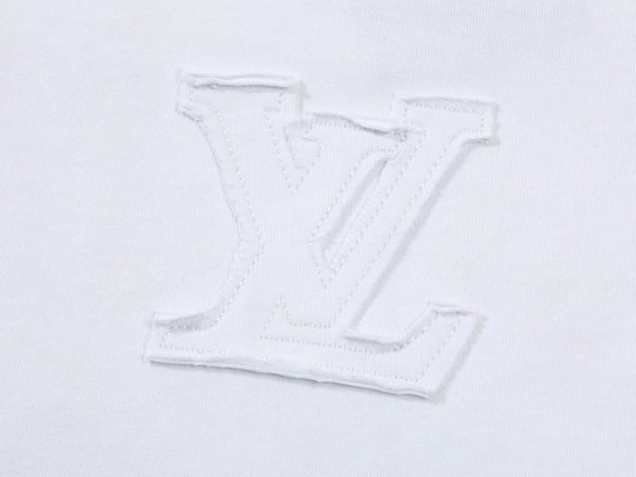 使い勝手良し ルイヴィトン コピー  25 ss刺繍手作業カット破れ半袖Tシャツ