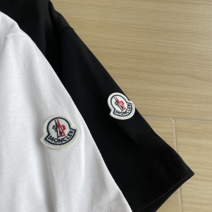 ★超人気 モンクレール n級品 二色赤青白黒混色立体大ロゴ刺繍ロゴカップル半袖Tシャツ