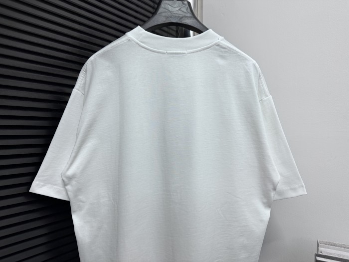 超奇跡の入荷☆ ルイヴィトン コピー  Louis Vuittonプリントデザイン丸首半袖Tシャツ