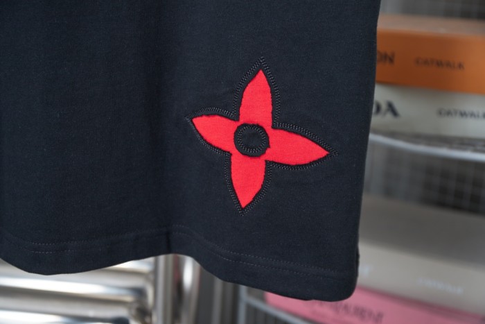 一目惚れ♪  ルイヴィトン コピー LV刺繍半袖