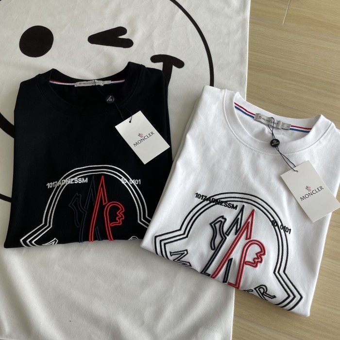 ★超人気 モンクレール n級品 二色赤青白黒混色立体大ロゴ刺繍ロゴカップル半袖Tシャツ
