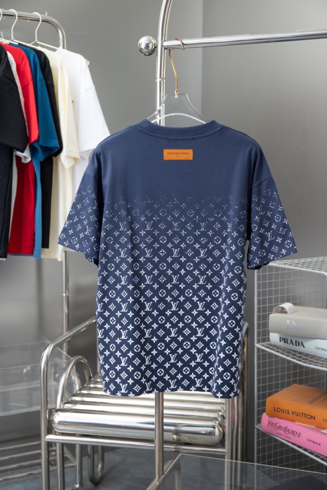 【話題商品！】ルイヴィトン n級品 老花グラデーション半袖Tシャツ