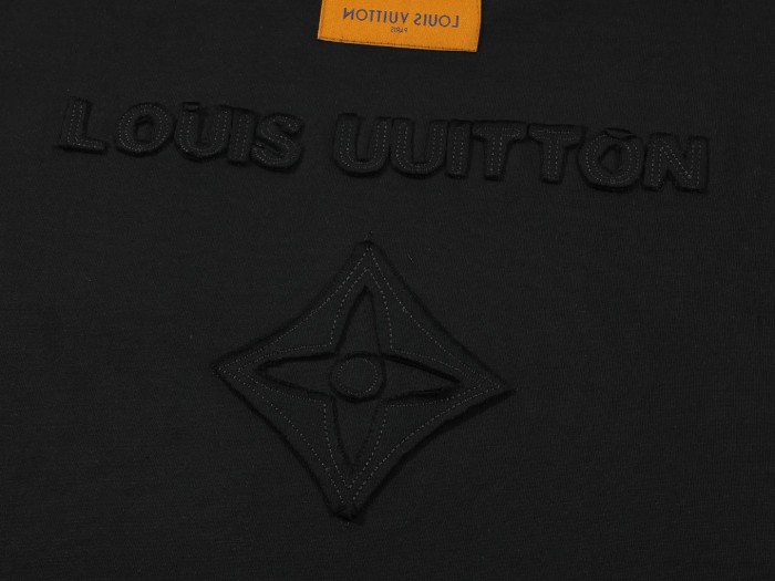 累積売上総額第１位！ルイヴィトン スーパーコピー 25 ss刺繍手作業カット破れ半袖Tシャツ