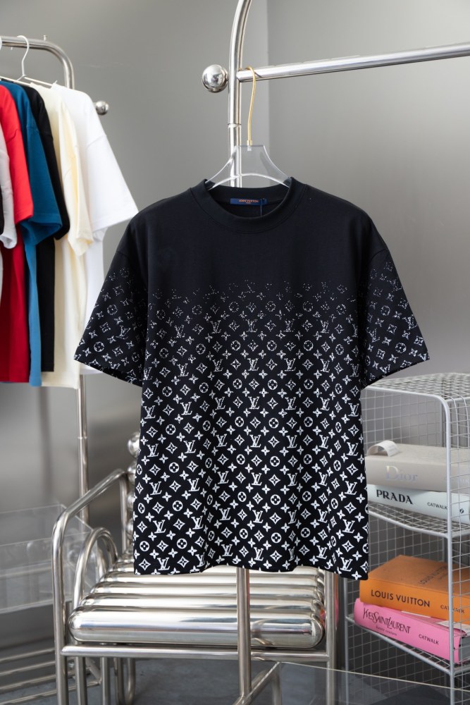 ★超人気  ルイヴィトン コピーおすすめ 老花グラデーション半袖Tシャツ