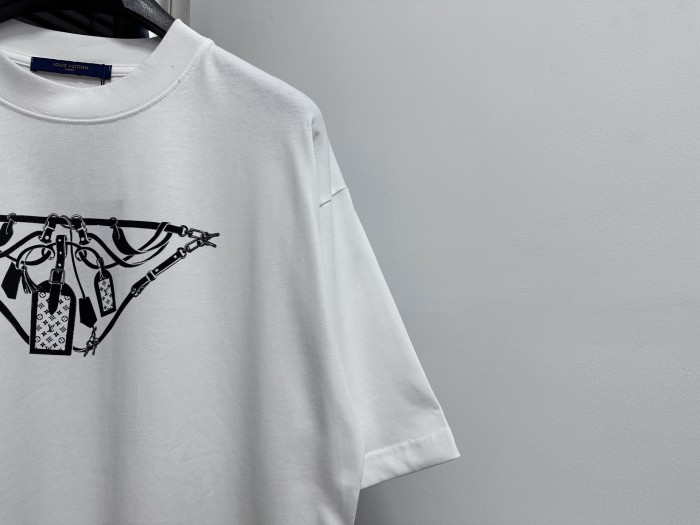 超奇跡の入荷☆ ルイヴィトン コピー  Louis Vuittonプリントデザイン丸首半袖Tシャツ