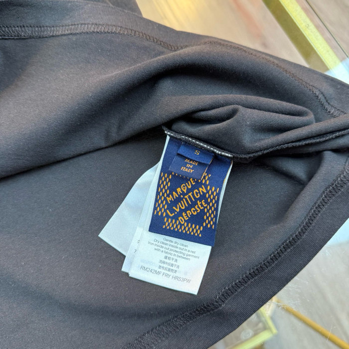 入手困難  ルイヴィトン コピー クラッシュカラープリント半袖Tシャツ