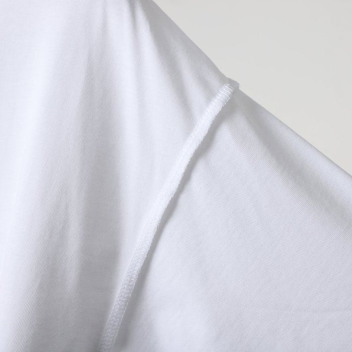 【話題商品！】 ルイヴィトン n級品 25 SS立体刺繍半袖Tシャツ2色