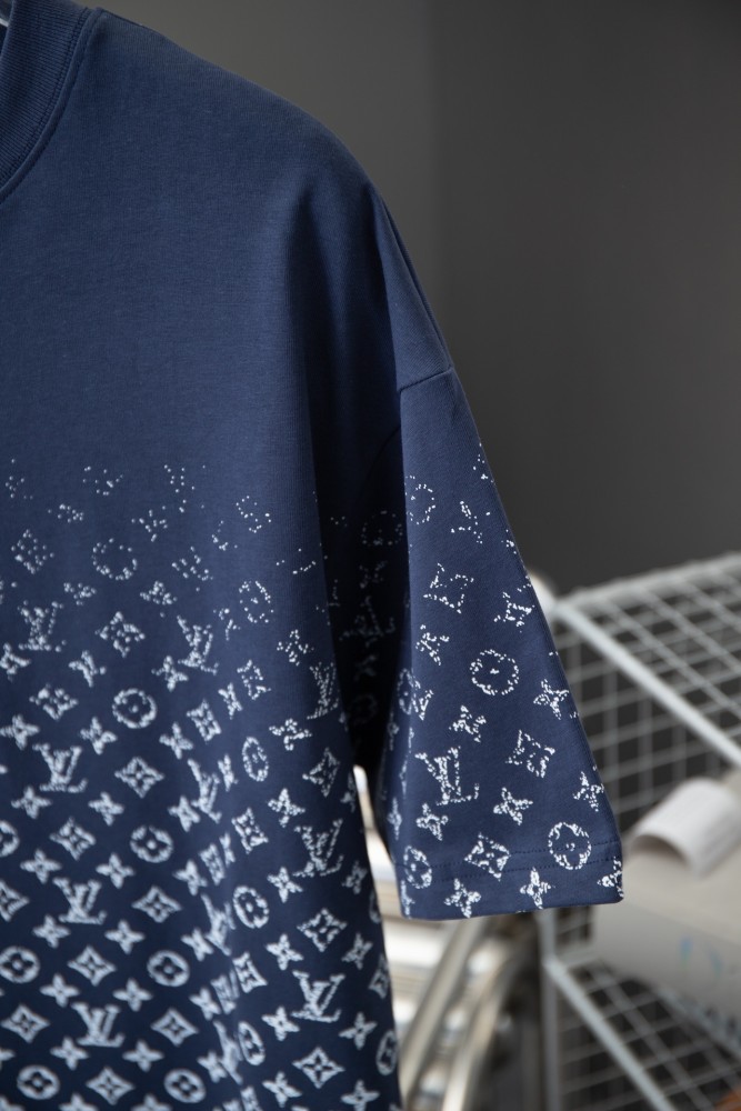 【話題商品！】ルイヴィトン n級品 老花グラデーション半袖Tシャツ