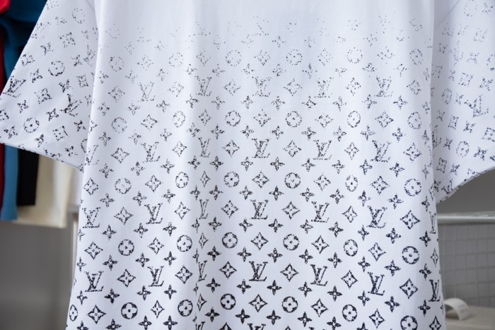 稀少 ルイヴィトン 激安通販 老花グラデーション半袖Tシャツ