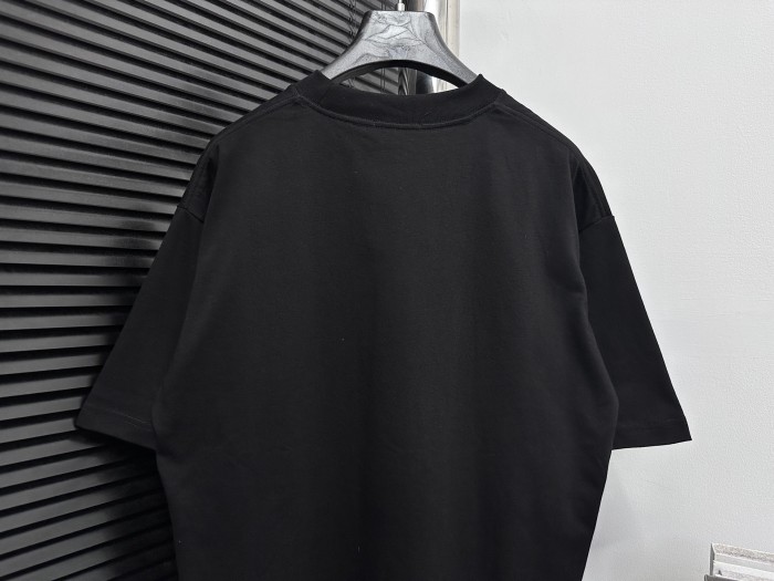 新作 ルイヴィトン 激安通販  Louis Vuittonプリントデザイン丸首半袖Tシャツ