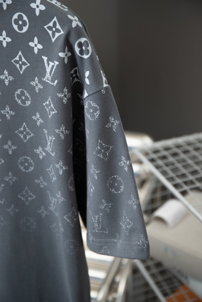 使い勝手良し ルイヴィトン 激安通販 老花グラデーション半袖Tシャツ