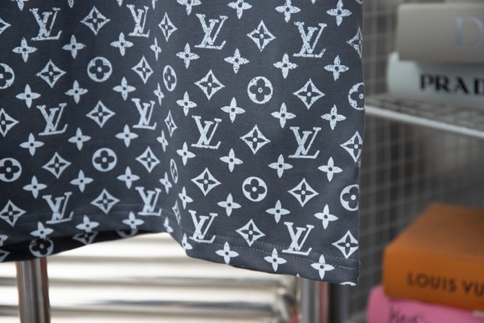 【限定】ルイヴィトン コピー 老花グラデーション半袖Tシャツ