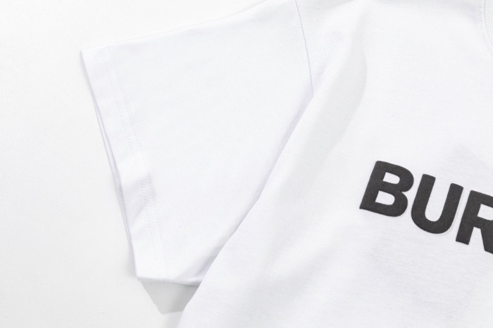 超話題! バーバリー コピーおすすめ のロゴカップルゆったり半袖Tシャツ2色