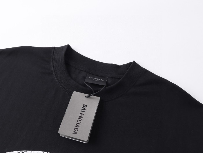 ★超人気 バレンシアガ 激安通販 の 2025 SSマイクロロゴクラシックロゴアート亀裂プリント半袖Tシャツ2色