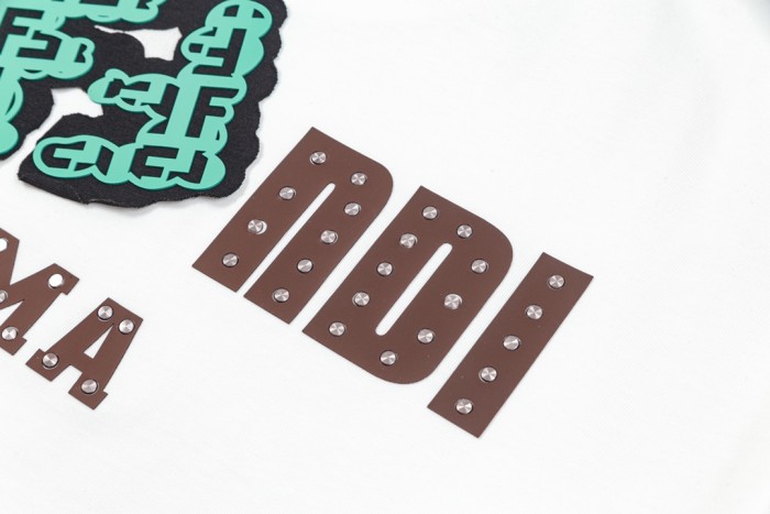 【話題商品！】 フェンディ n級品  のロゴラウンドネック半袖Tシャツ