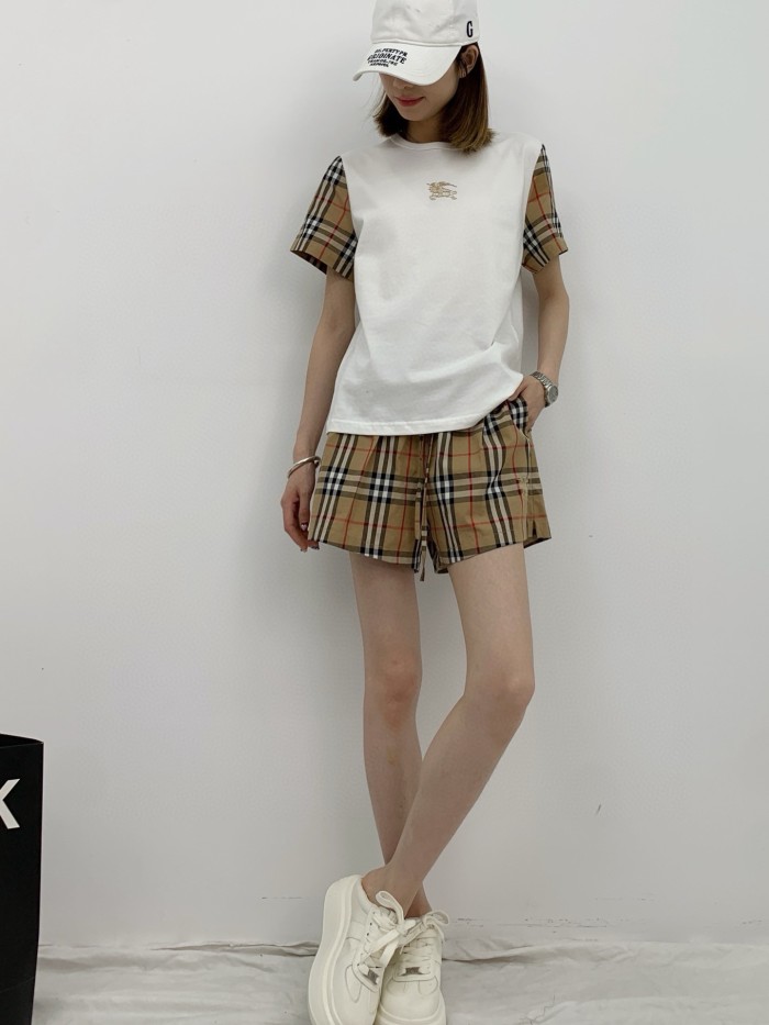 【限定】バーバリー n級品 のカラーパッチ付きTシャツショーツセット