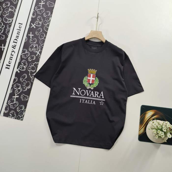 入手困難 バレンシアガ n級品 の2025 SSクラウン麦穂多元化引き裂きプリント半袖Tシャツ