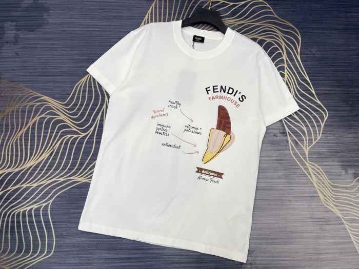高品質 フェンディ n級品 のアルファベットロゴラウンドネック半袖Tシャツ2色