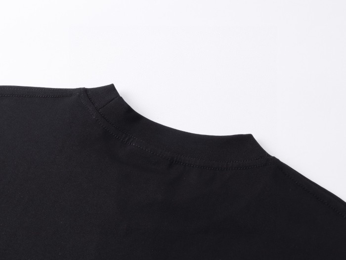 ★超人気 バレンシアガ 激安通販 の 2025 SSマイクロロゴクラシックロゴアート亀裂プリント半袖Tシャツ2色