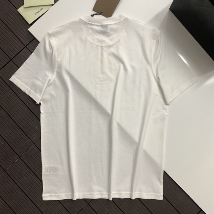 累積売上総額第１位！バーバリー スーパーコピー のロゴラウンドネックカジュアル通気半袖Tシャツレディースホワイト