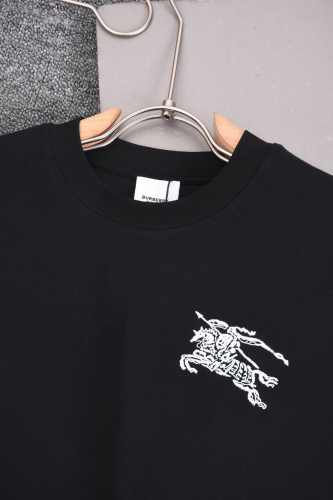 ★超人気 バーバリー 激安通販 の胸に軍馬刺繍ラウンドネック半袖Tシャツ