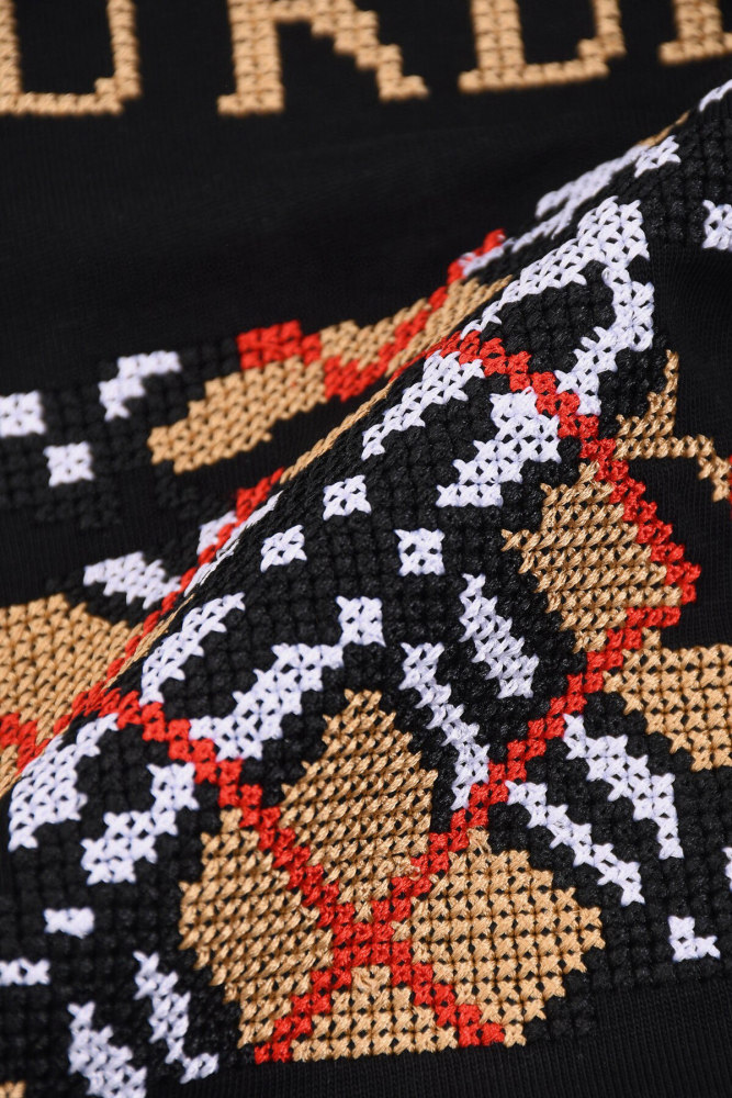 日本未入荷 バーバリー 激安偽物 の胸に軍馬クロスステッチ刺繍工芸丸首半袖Tシャツ