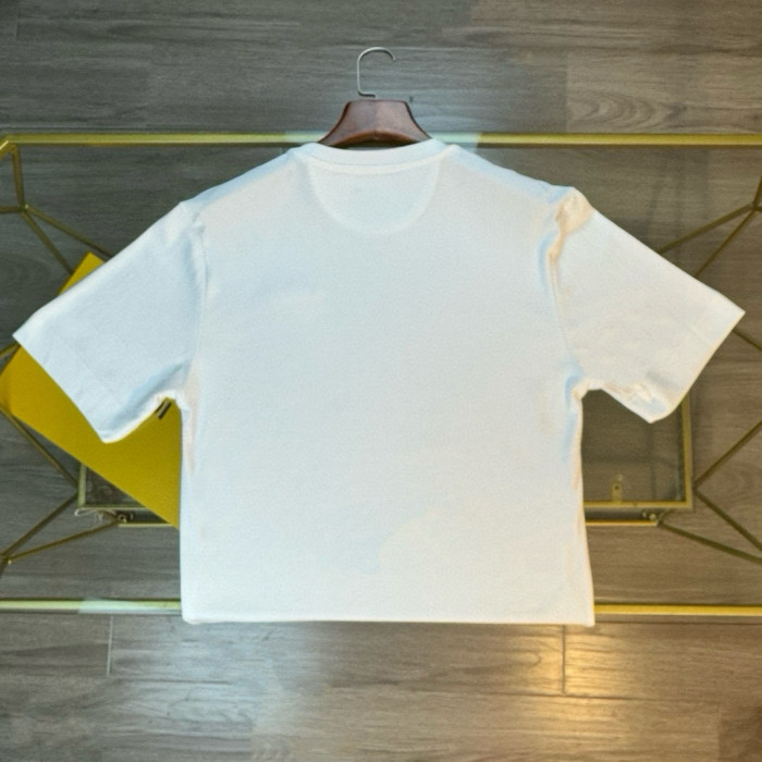 超奇跡の入荷☆  フェンディ 激安偽物 春夏レザーアルファベット半袖Tシャツ2色