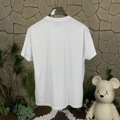 一目惚れ♪ バーバリー n級品 のアルファベットロゴロゴ装飾ラウンドネック半袖Tシャツ
