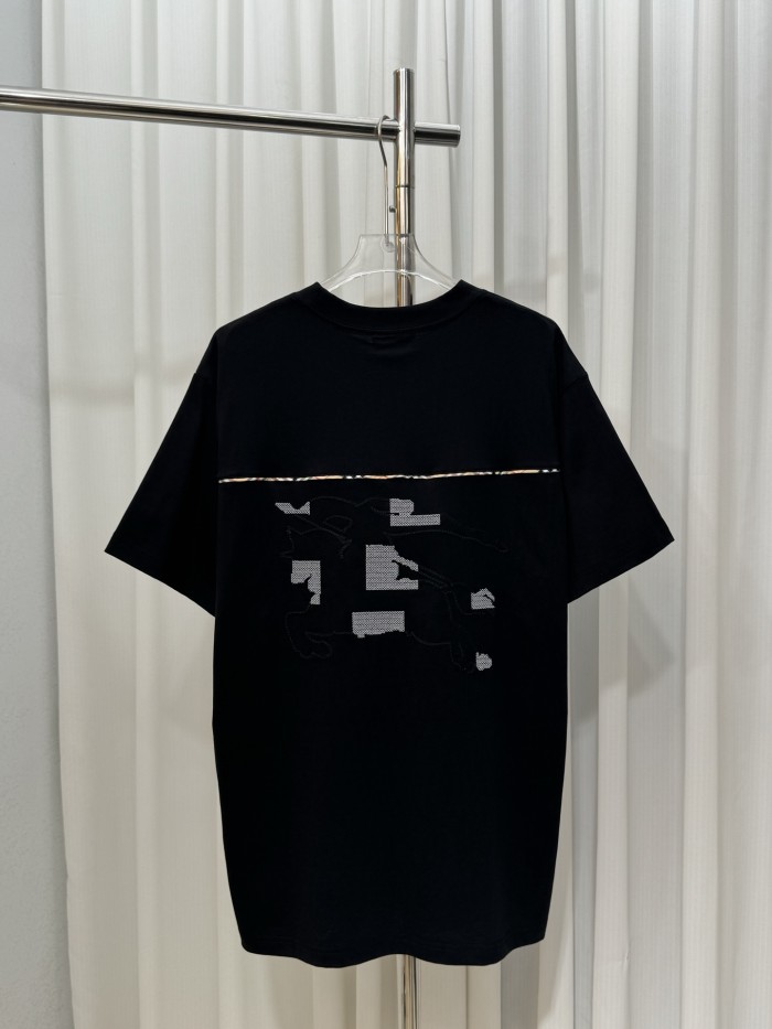 新作 バーバリー 激安通販 ののステッチバック重工クロスステッチ戦馬ロゴ男女同型半袖Tシャツ