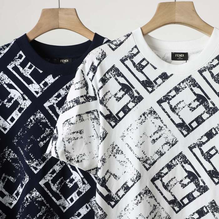 入手困難 フェンディ スーパーコピー の満印半袖Tシャツ2色