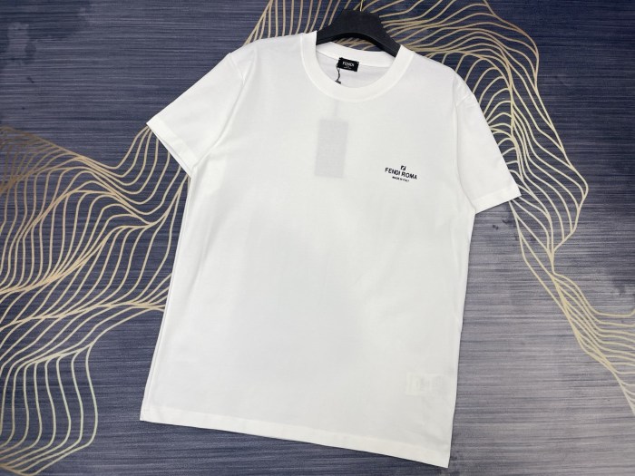 大人気 フェンディ コピーおすすめ のアルファベットロゴラウンドネック半袖Tシャツ2色