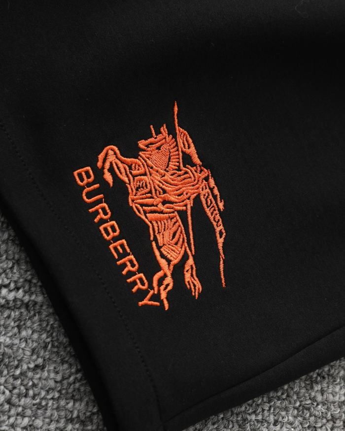 【話題商品！】バーバリー コピーおすすめ の戦馬シリーズ刺繍パンツ五分パンツ2色