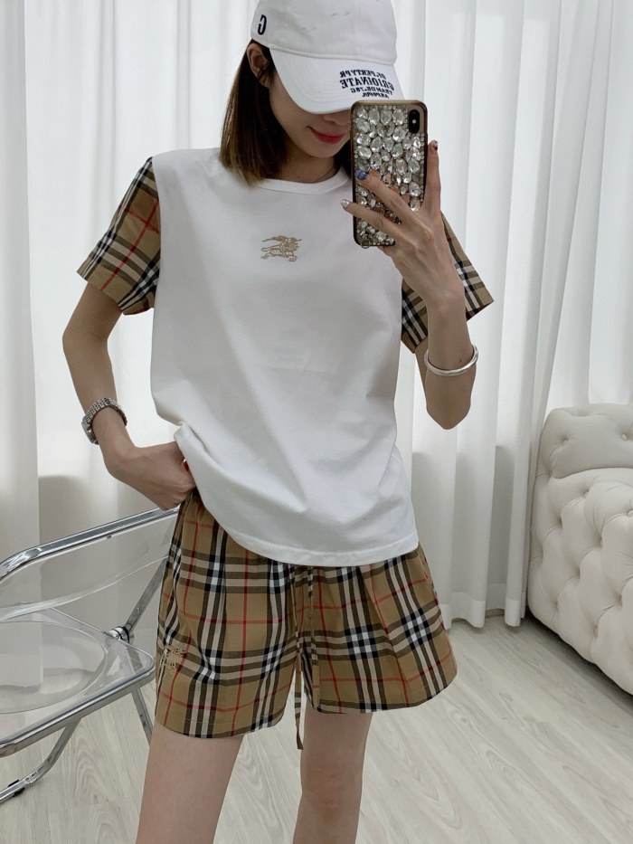 【限定】バーバリー n級品 のカラーパッチ付きTシャツショーツセット