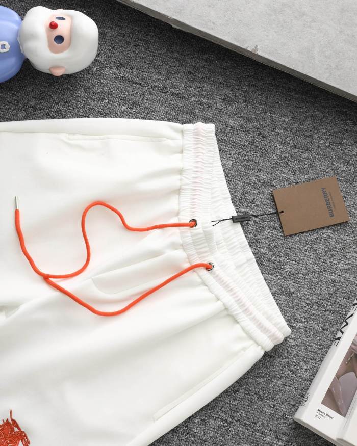 【話題商品！】バーバリー コピーおすすめ の戦馬シリーズ刺繍パンツ五分パンツ2色