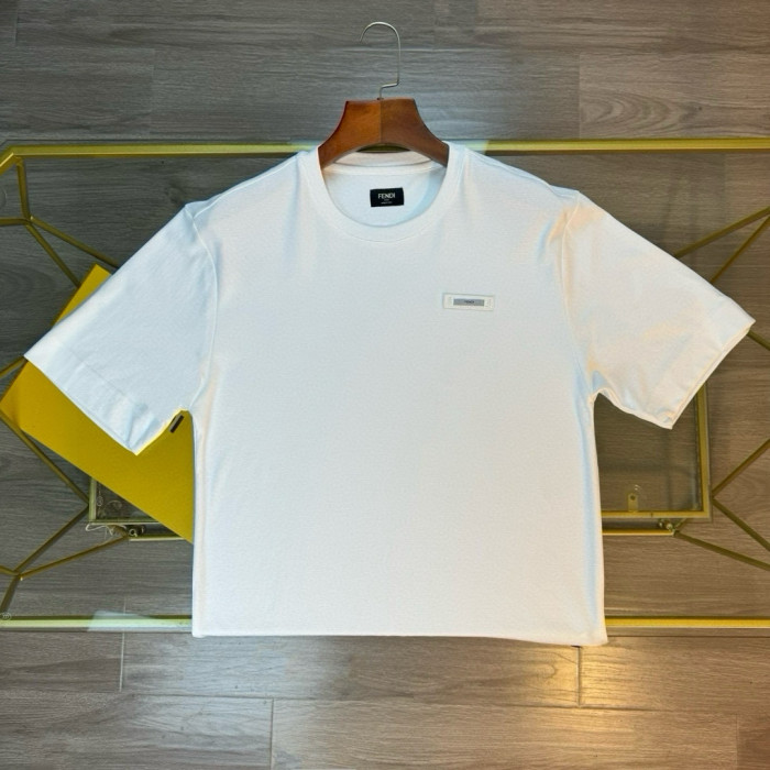 超奇跡の入荷☆  フェンディ 激安偽物 春夏レザーアルファベット半袖Tシャツ2色